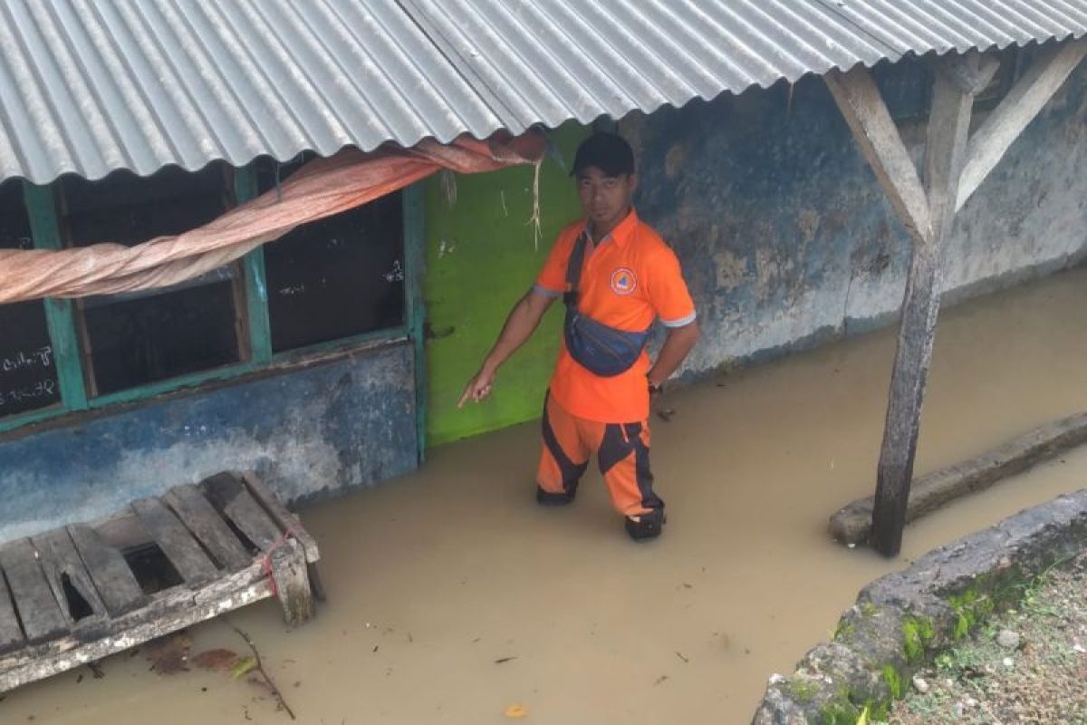 Ratusan rumah di Serang terendam banjir