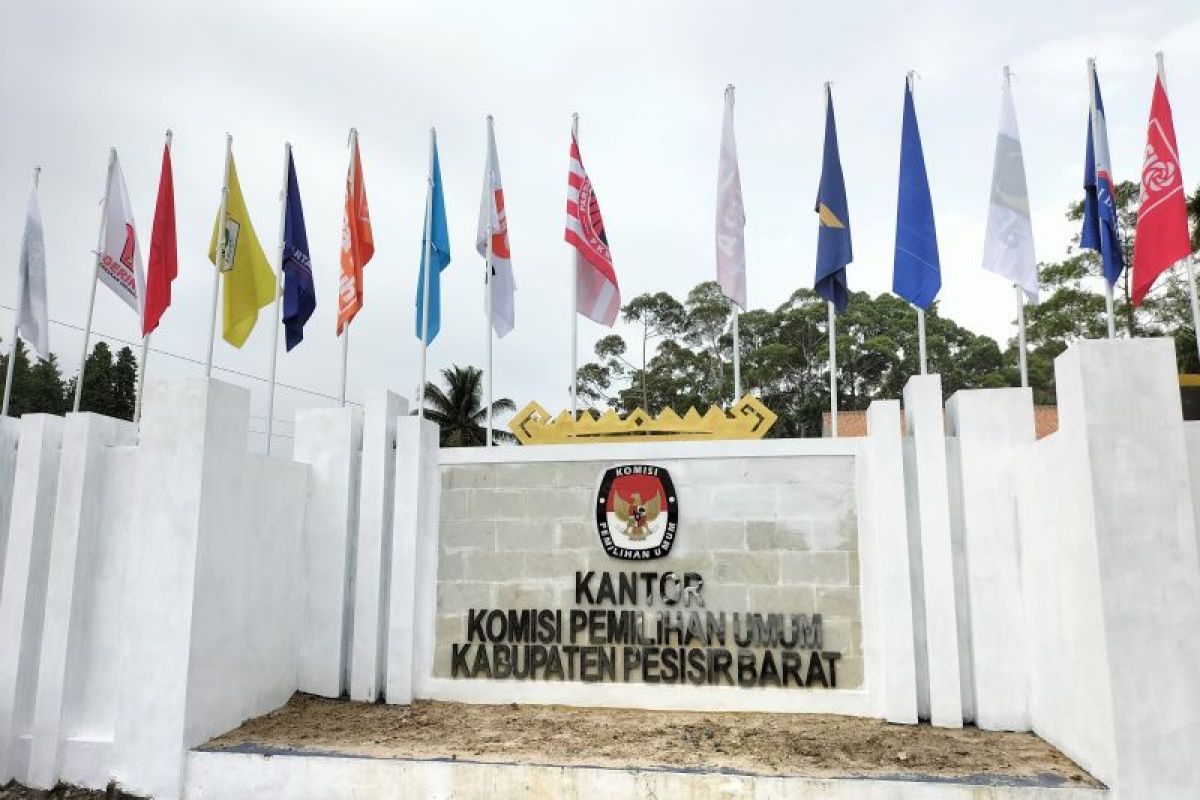 KPU Pesisir Barat prioritaskan pendistribusian logistik pemilu ke Bengkunat