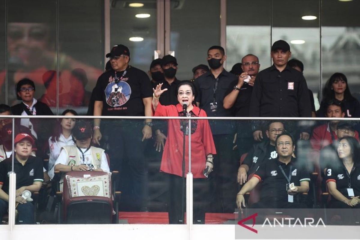 Megawati pukul kentongan guna kewaspadaan nasional di Pemilu 2024