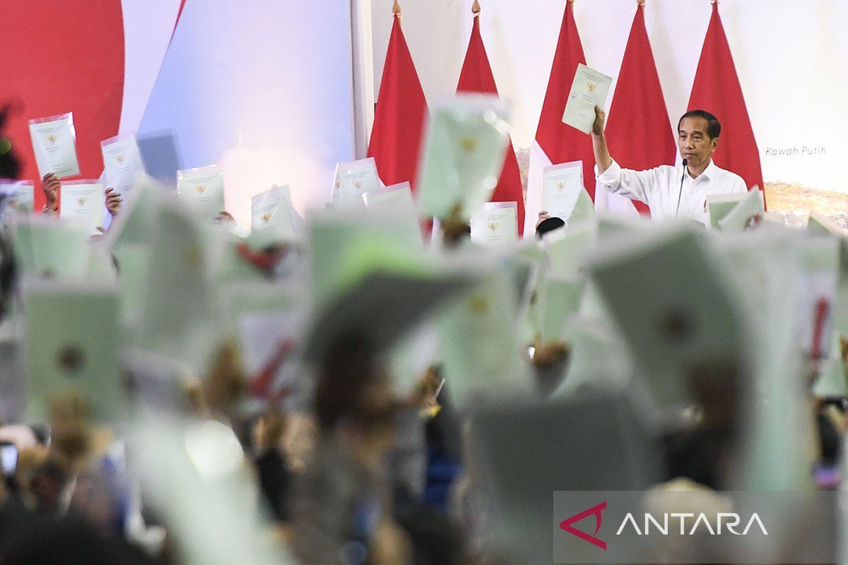 Presiden Jokowi serahkan 3.000 sertifikat PTSL di Kabupaten Bandung