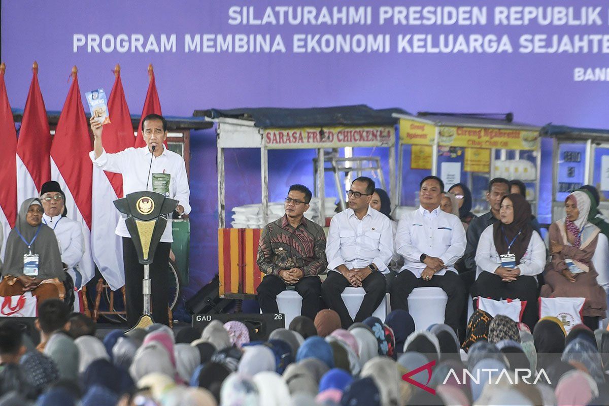 Jokowi Percaya Produk PNM Mekaar Punya Daya Saing Tinggi