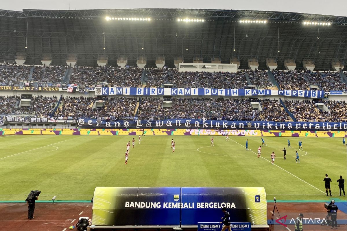Liga 1: Persib Bandung ditahan imbang Persis Solo 2-2