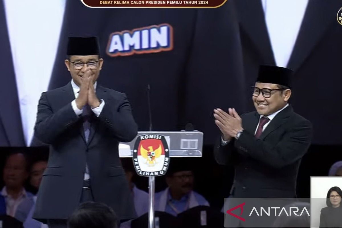 Hadiri debat kelima capres, AMIN kompak kenakan jas hitam formal