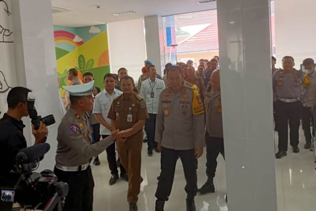 Ketua DPRD HSS apresiasi Polres HSS miliki Gedung Satpas Prototype