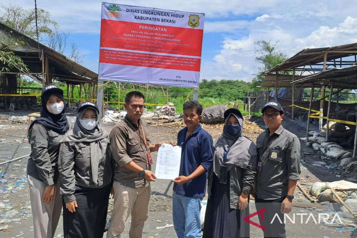 Pemkab Bekasi segel usaha peleburan aluminium cemari lingkungan