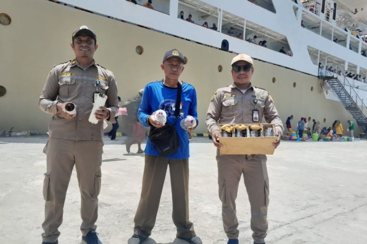 BKHIT Maluku gagalkan penyelundupan 16 satwa endemik Maluku