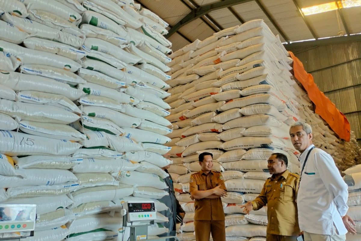 Perum Bulog Ternate luncurkan bantuan pangan beras ke KPM di 10 kabupaten/kota