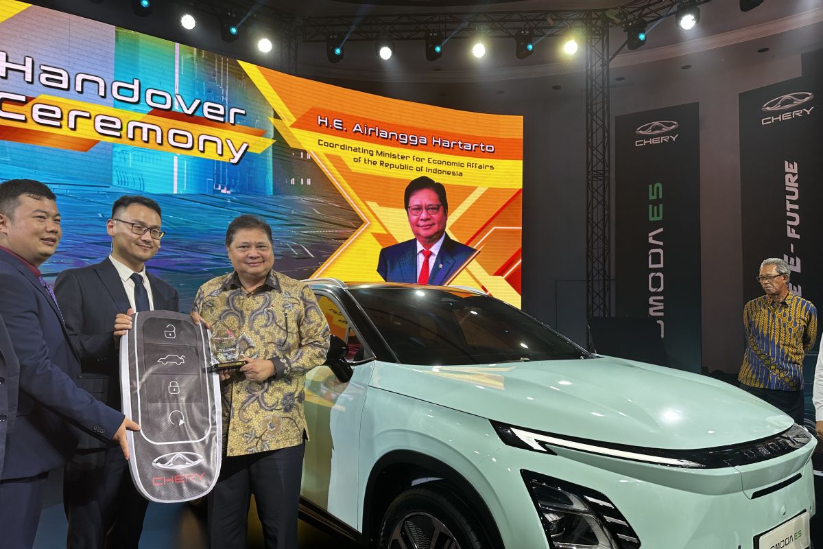 Menko perekonomian Airlangga ingin Indonesia jadi basis produksi mobil listrik ASEAN-Australia