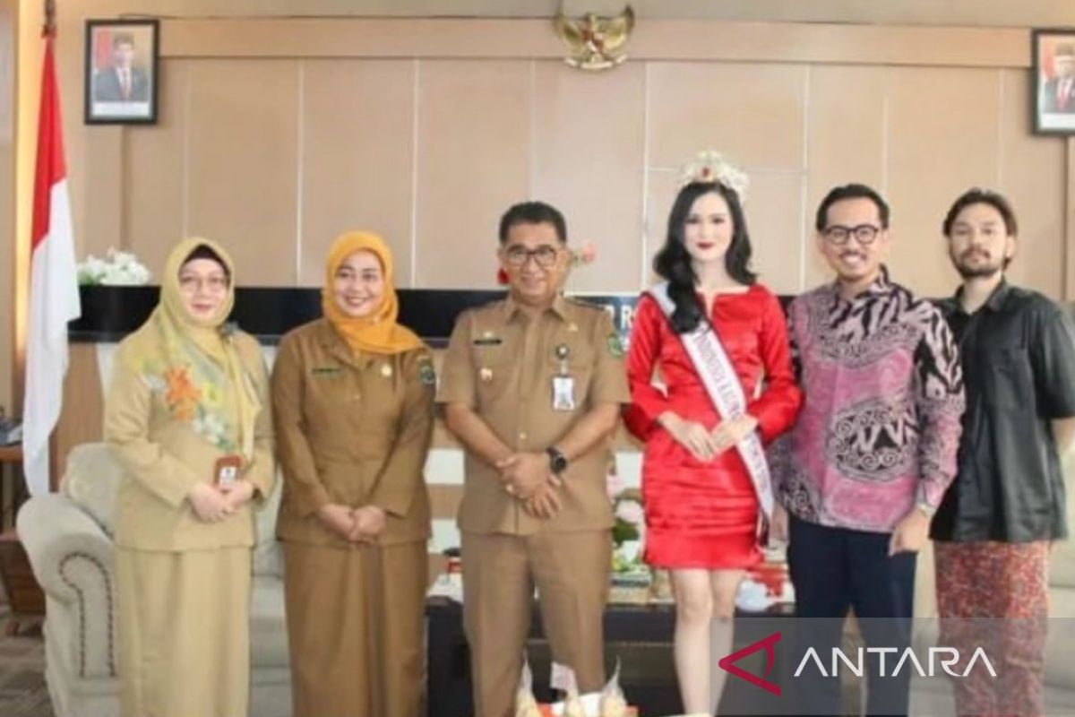 Pj Gubernur ajak masyarakat  dukung Putri Indonesia Kaltim di nasional