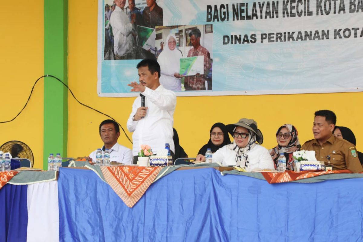 Sebanyak 522 nelayan di Pulau Buluh Batam terima kartu BPJS Ketenagakerjaan