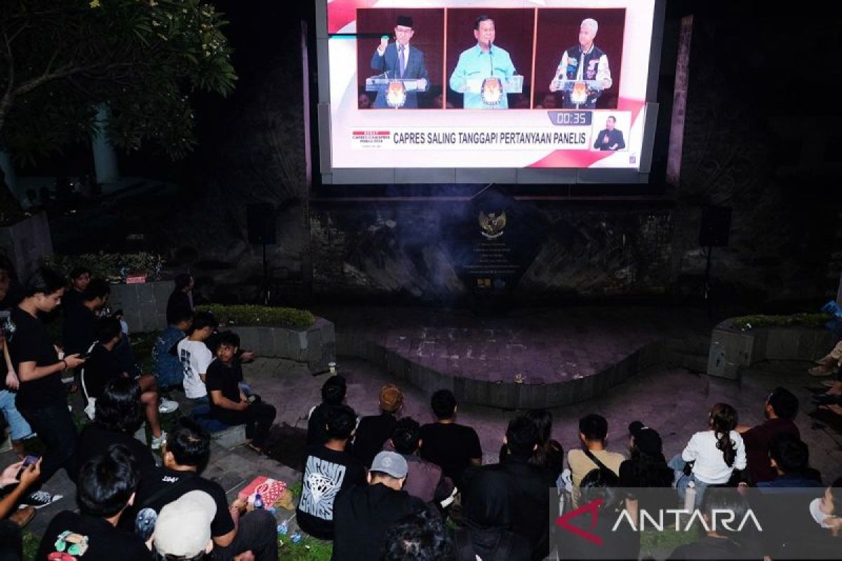 Hari ke-69 kampanye pilpres: Capres-cawapres tampil kompak di debat pamungkas