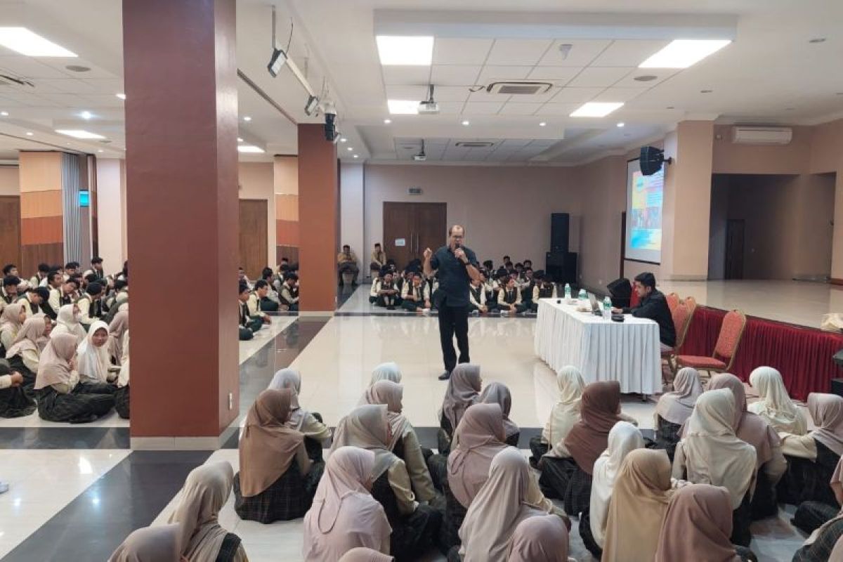 Polda Riau edukasi bahaya narkoba pada siswa di Pekanbaru