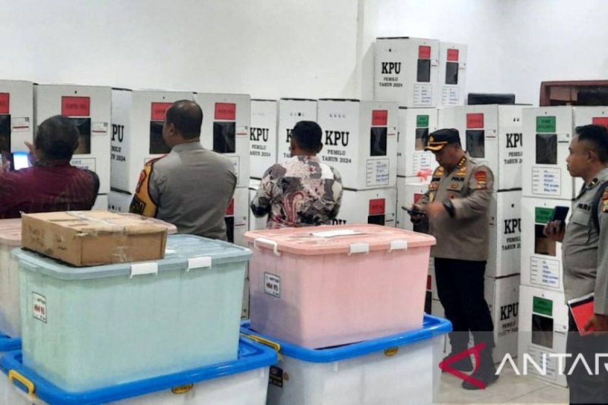 KPU Teluk Wondama gunakan kapal distribusi logistik pemilu ke daerah pesisir