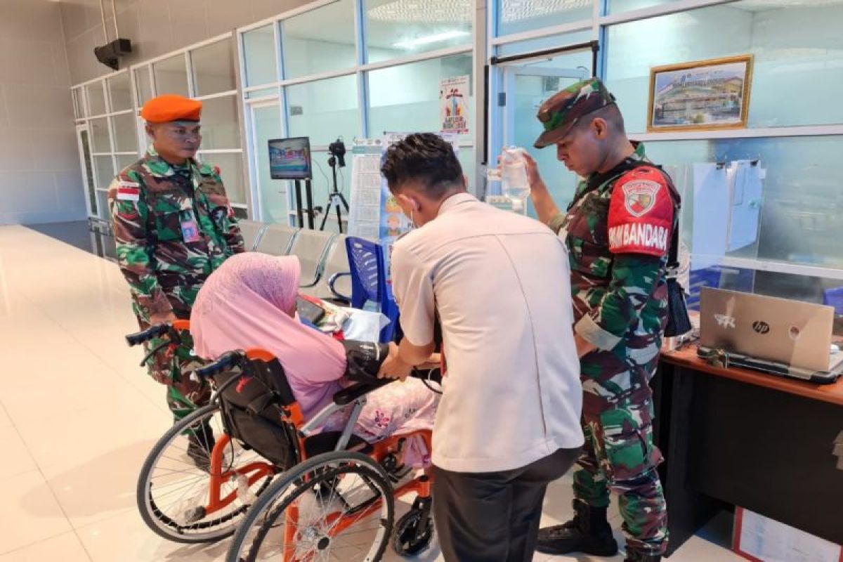 Lanud Timika membantu evakuasi pasien patah tulang ke Jayapura