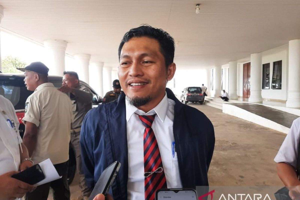 Pemprov Kepri tingkatkan jam nyala listrik di lima desa Kabupaten Anambas