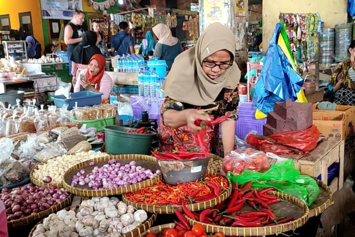 Harga cabai merah besar di pasar Mataram tembus Rp60.000 per kilogram