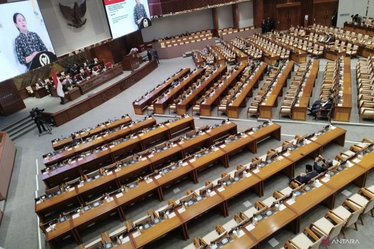 Puan sebut 196 anggota DPR izin tak hadir paripurna jelang pemilu