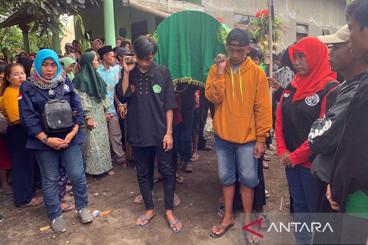 Jenazah PMI korban pembunuhan di Malaysia dimakamkan di Jember