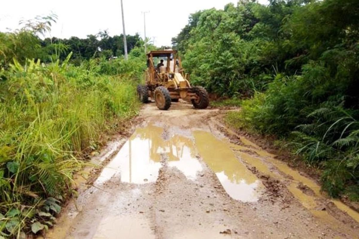 Dinas PUPR Barito Utara lanjutkan penanganan jalan rusak