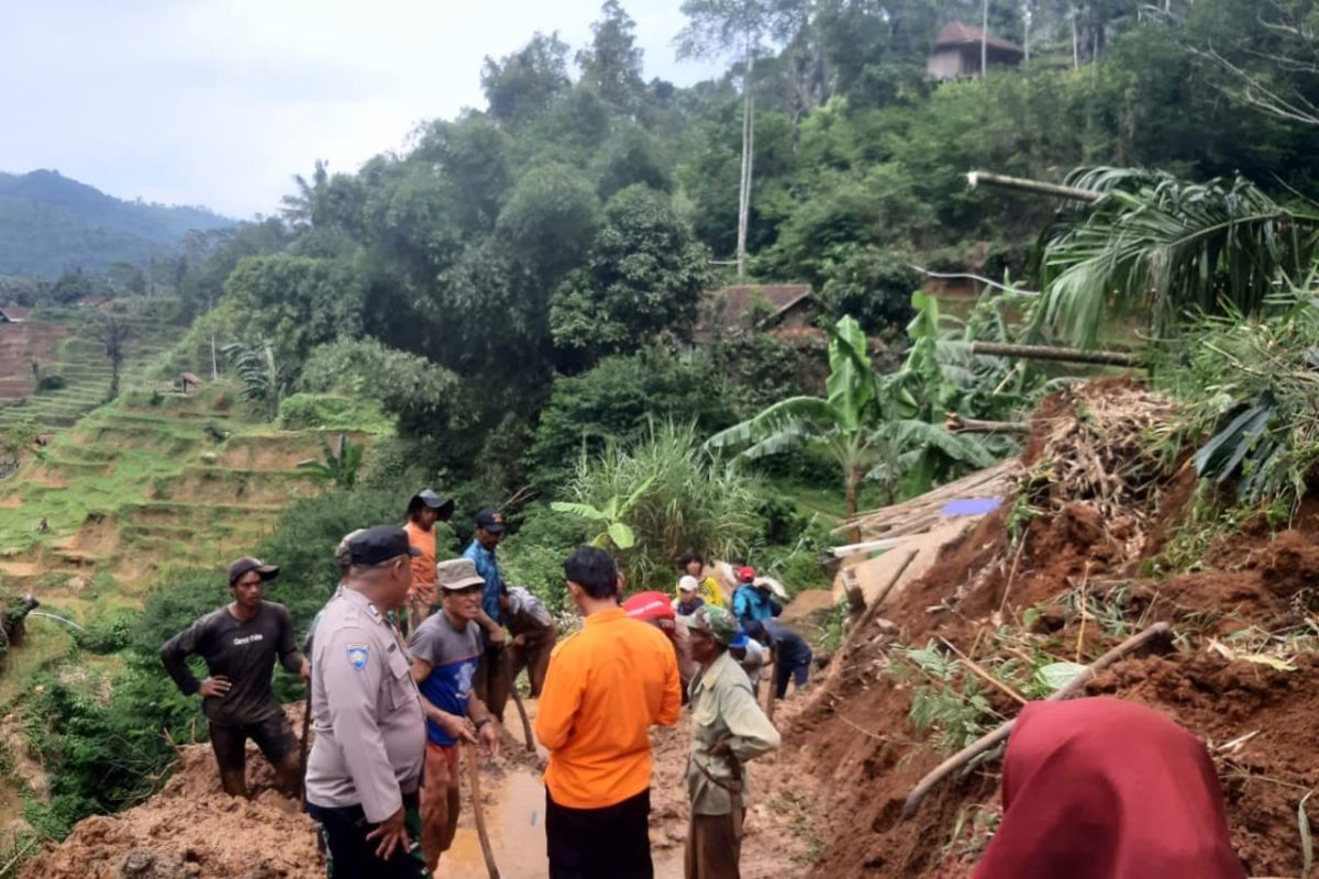BPBD: Tak ada korban jiwa dalam enam bencana alam di Garut kemarin