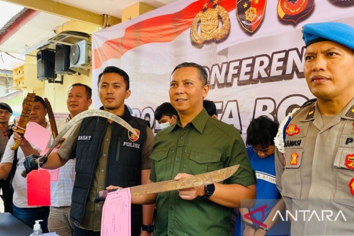 Polresta Bogor bekuk tujuh pemuda bersenjata tajam ingin tawuran