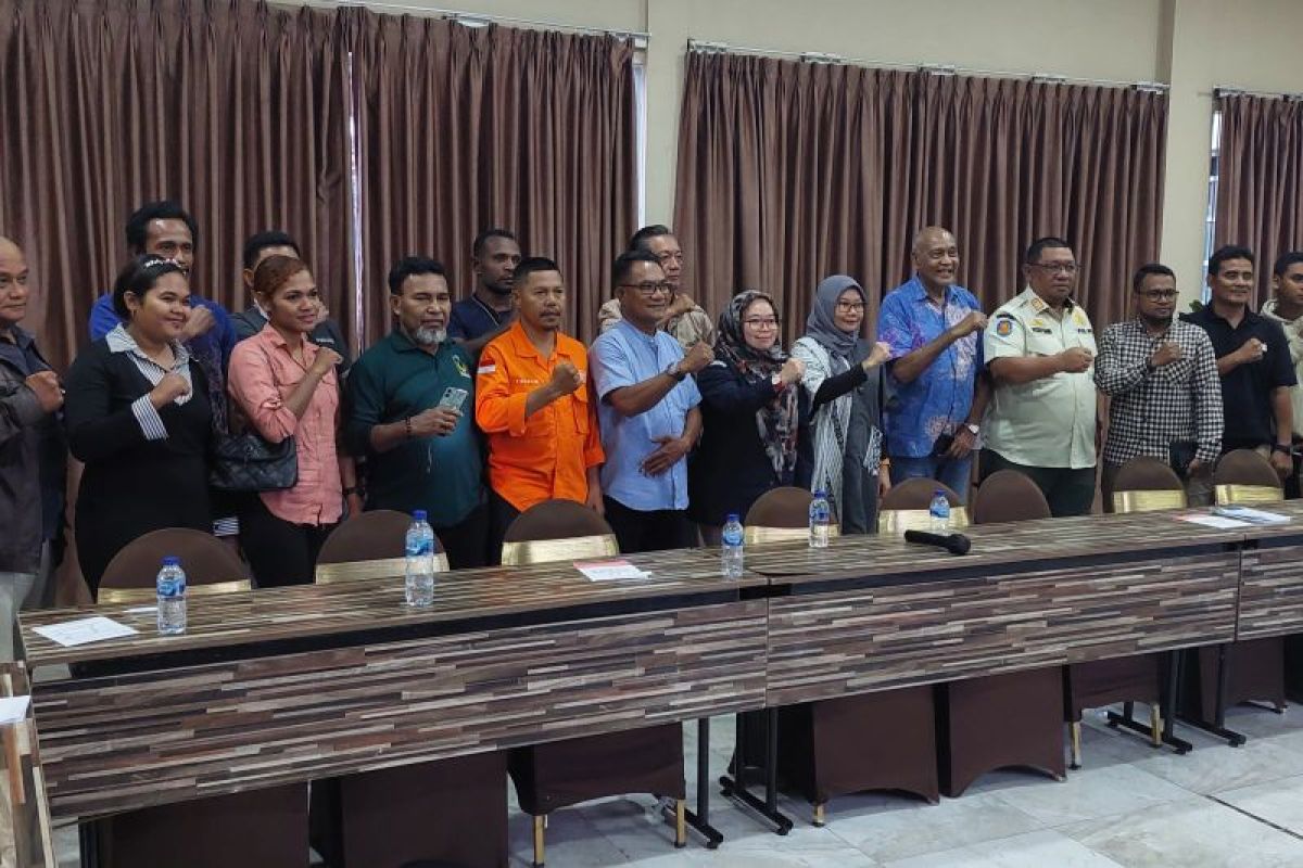 Bawaslu PBD libatkan Satpol PP dan parpol bersihkan atribut kampanye