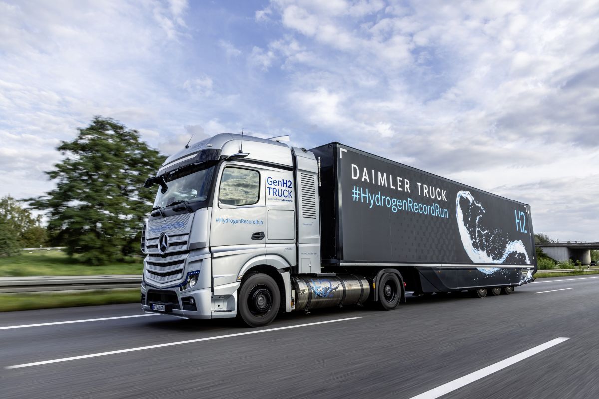 Daimler Truck dan Masdar kerja sama bidang ekspor hidrogen hijau