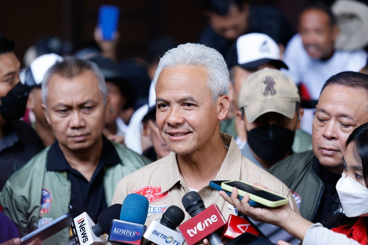 Ganjar ceritakan hasil pollingnya tinggi pada purnawirawan TNI-Polri