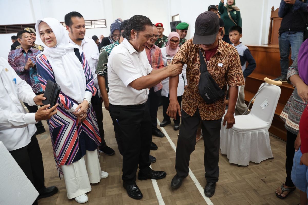 Pemprov Banten salurkan bansos penyandang disabilitas