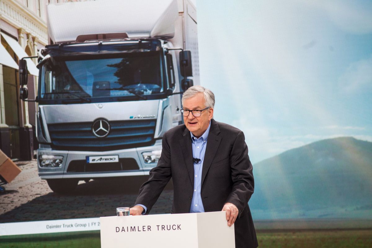 Daimler Truck catat peningkatan penjualan di pasar global pada 2023