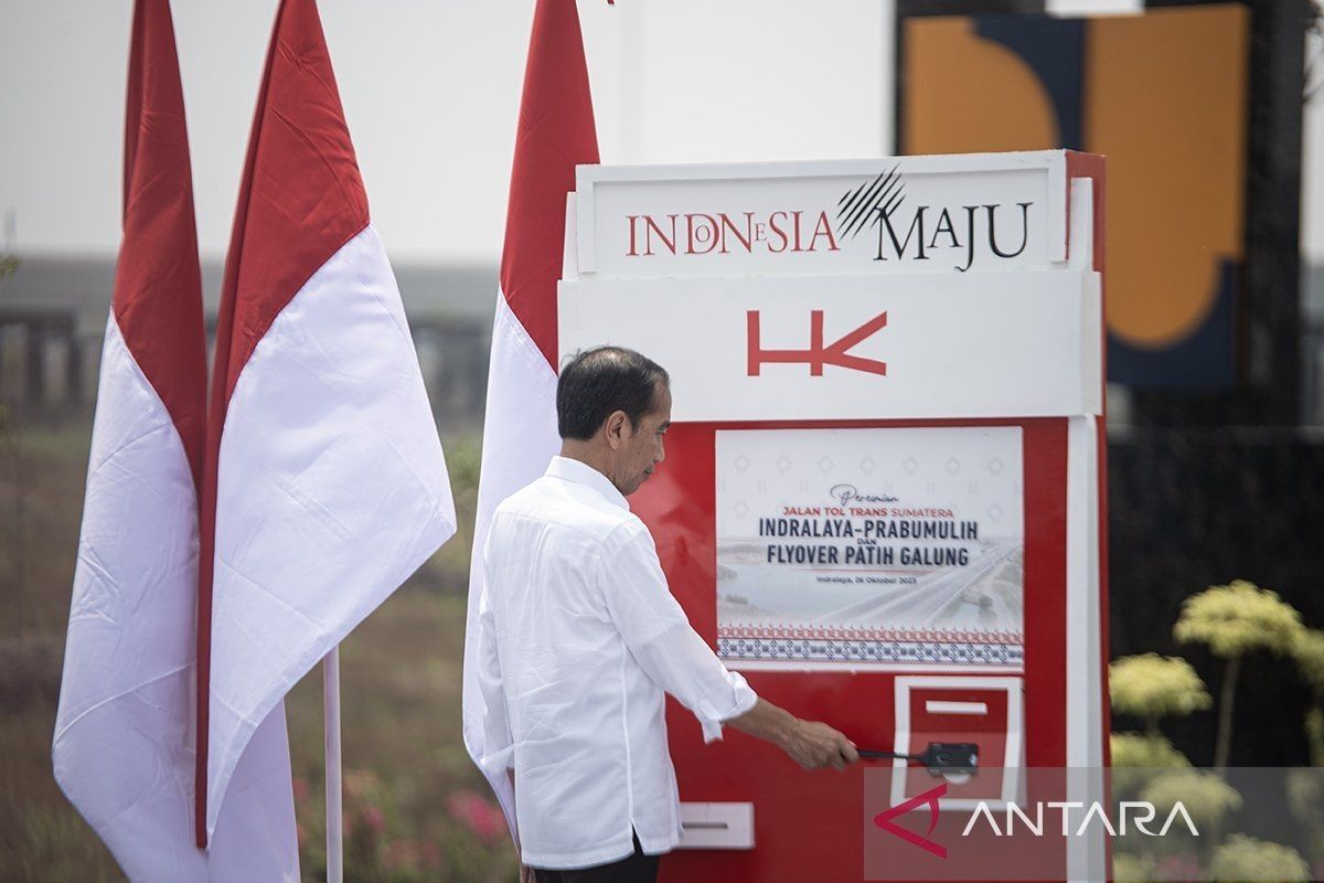 Presiden Jokowi resmikan operasional dua tol penghubung wisata-KEK di Sumatera Utara