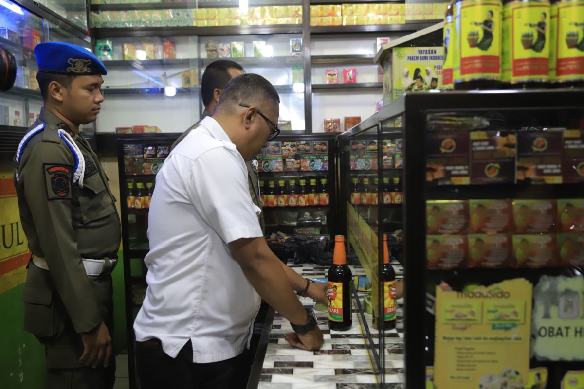 Hasil operasi wilayah, ratusan botol miras disita Satpol PP Tangerang
