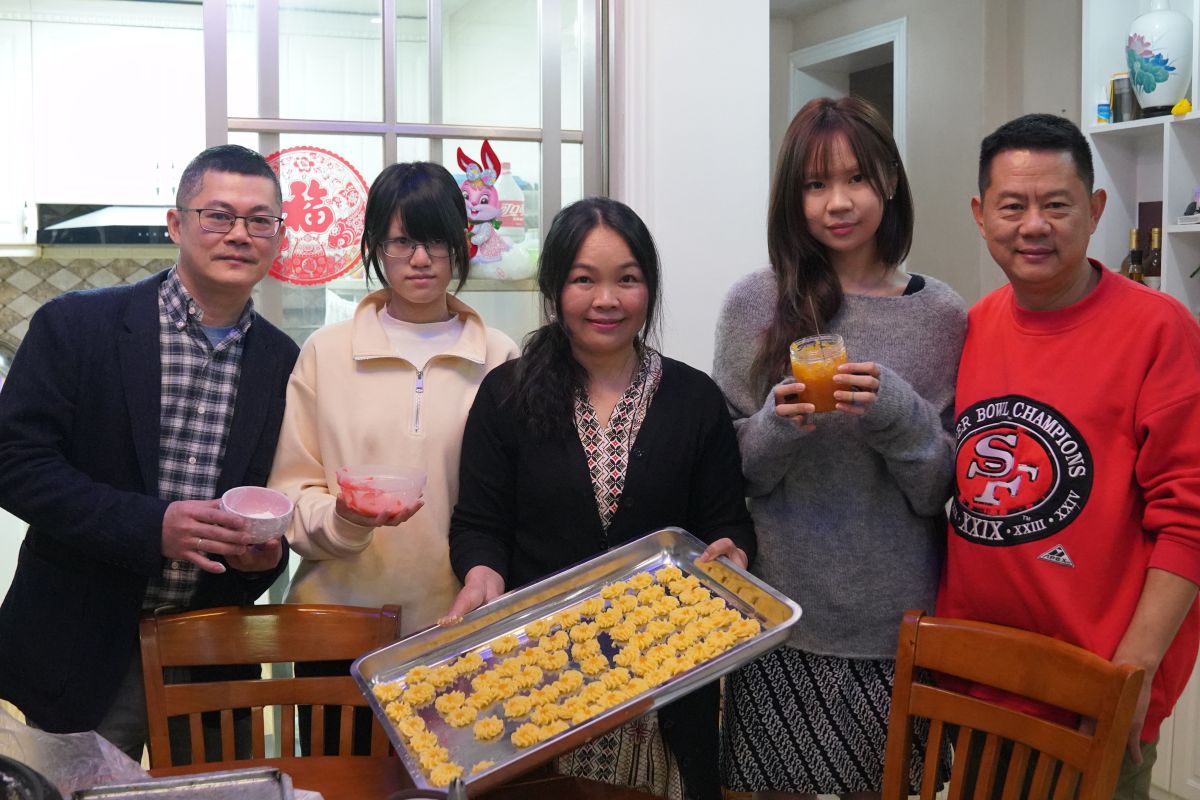 Ada keluarga Tionghoa di Guangxi suguhkan jamuan Imlek khas Indonesia