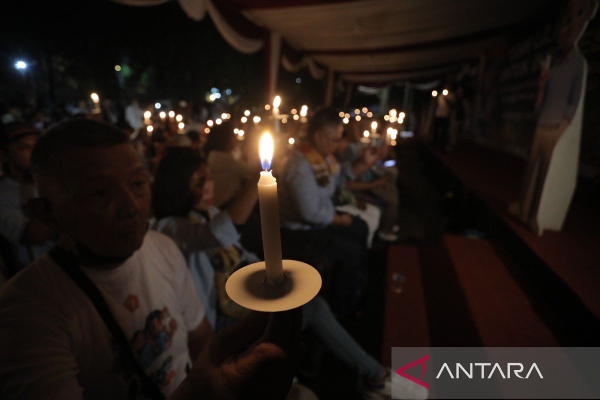 Serukan pemilu damai, relawan Prabowo-Gibran nyalakan 1.000 lilin
