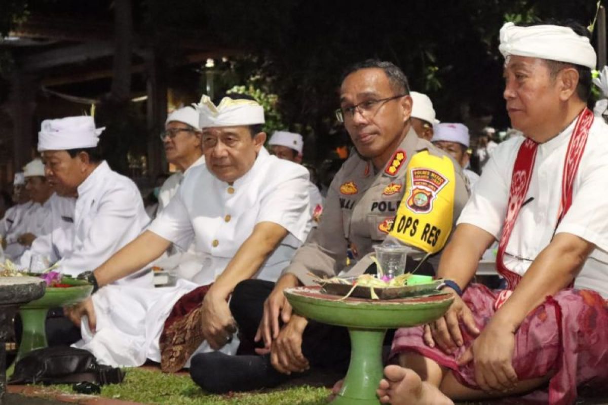 Parisada Hindu Dharma Indonesia menggelar doa bersama pemilu damai