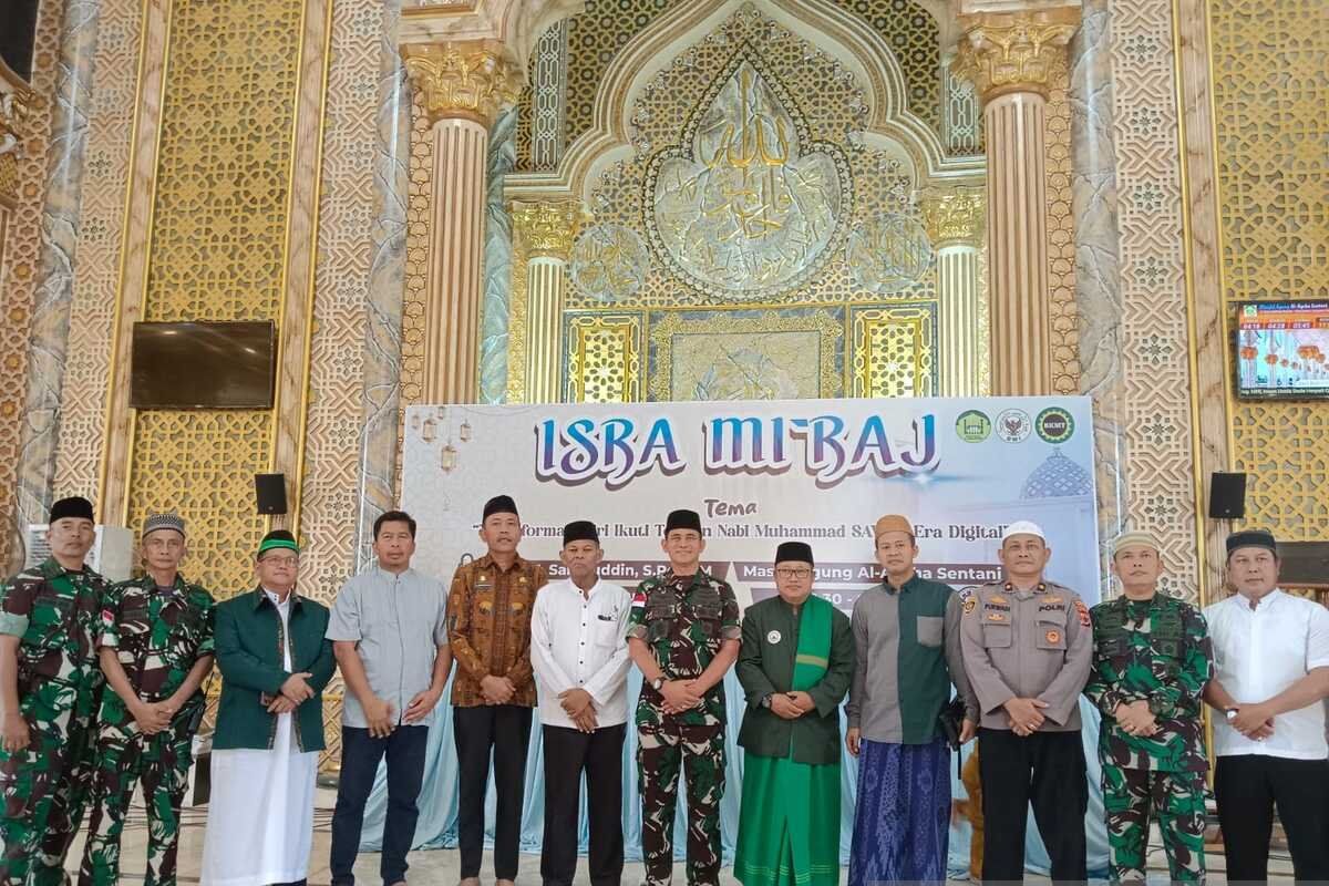 Umat Islam Jayapura ikuti Isra Mikraj Masjid Al Aqsha Sentani