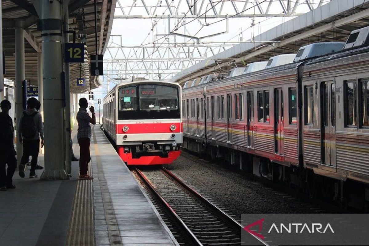 KAI Commuter minta maaf atas gangguan sarana KRL di Stasiun Cikini