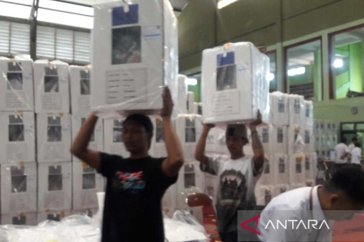 KPU Temanggung distribusikan logistik ke tingkat PPK