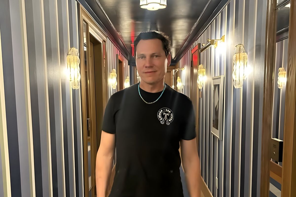 DJ Tiesto mundur dari pertunjukkan Super Bowl karena urusan keluarga 