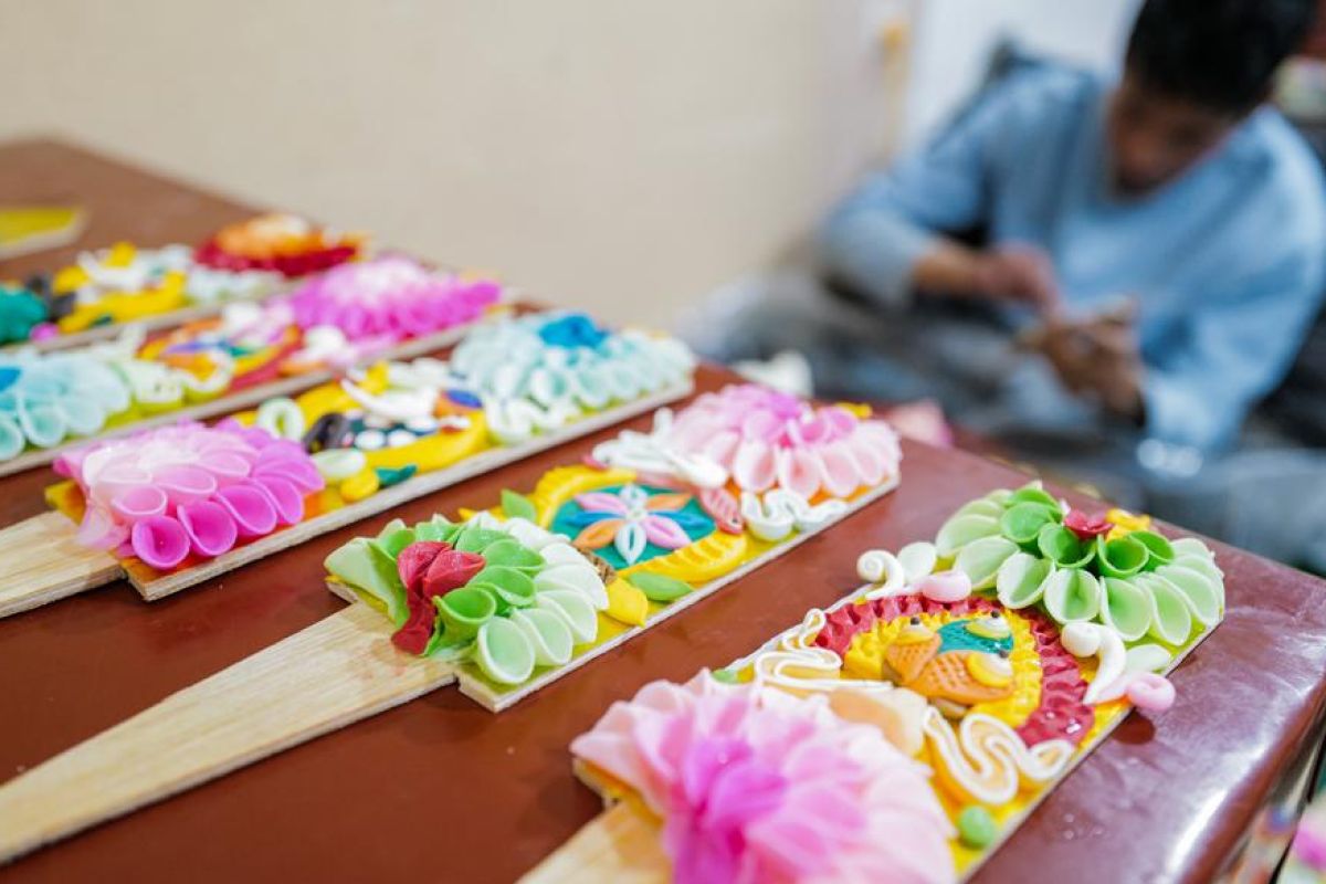 Tahun Baru Tibet dirayakan dengan patung mentega buatan tangan