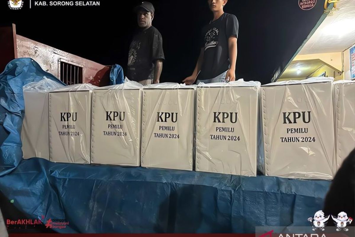 KPU Sorong Selatan simulasi bongkar muat logistik pemilu
