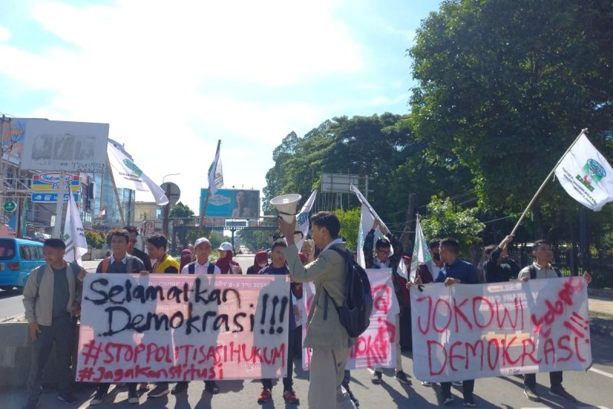 Mahasiswa di Banten gelar aksi tuntut netralitas penyelenggara pemilu