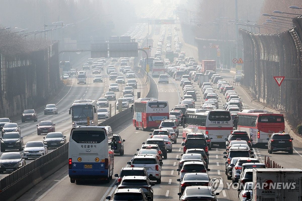 Jalanan Korsel dipadati 5,2 juta mobil di hari pertama libur Imlek