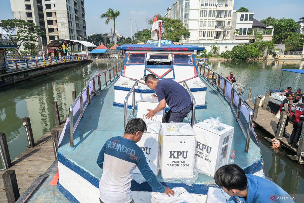 Distribusi logistik pemilu di Kepulauan Seribu tergantung cuaca