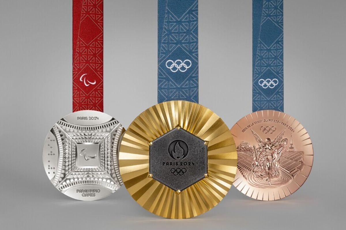 Medali Olimpiade Paris terbuat dari potongan logam Menara Eiffel