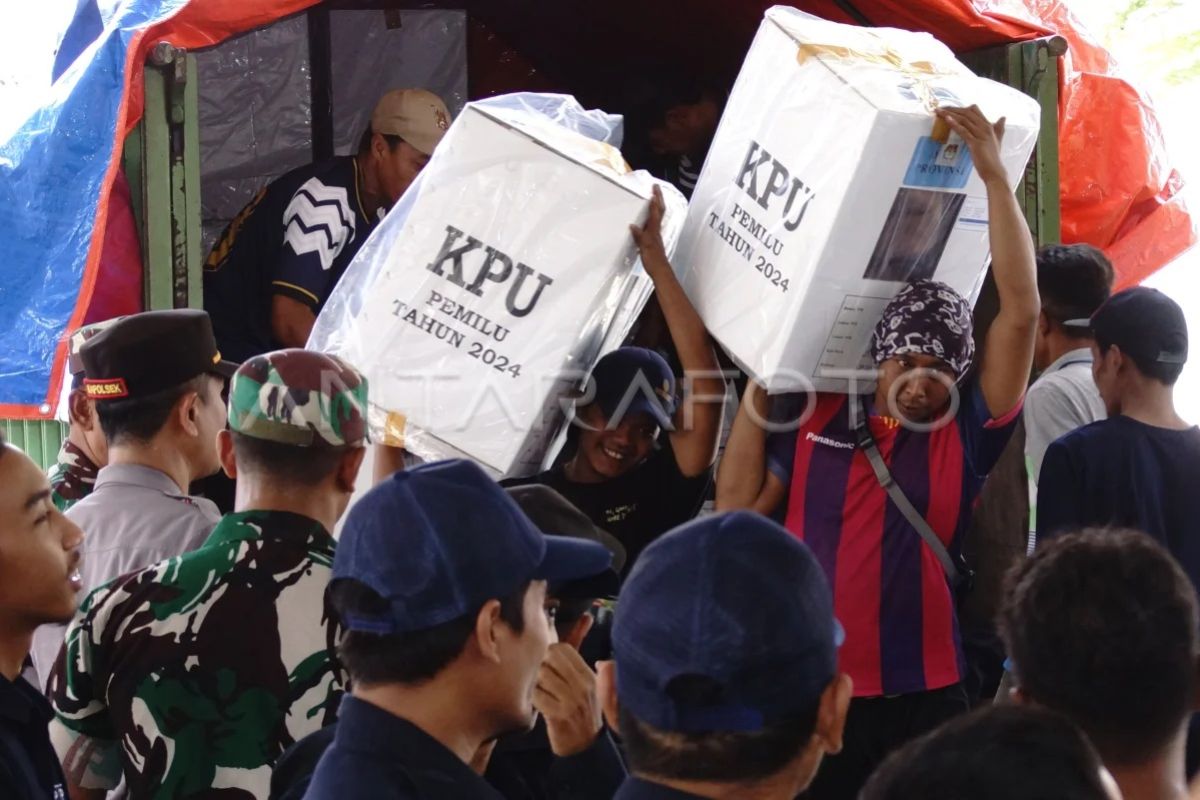 KPU Kabupaten Jombang awasi distribusi logistik ke daerah rawan