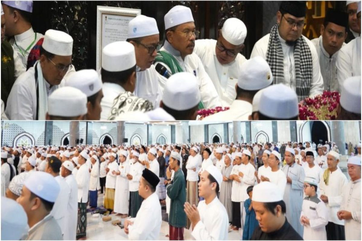 Sekda Kalteng hadiri haul Guru Sekumpul di Palangka Raya