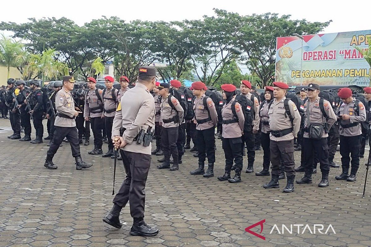 Polda Papua Barat mulai geser personel pengamanan pemilu ke 13 daerah