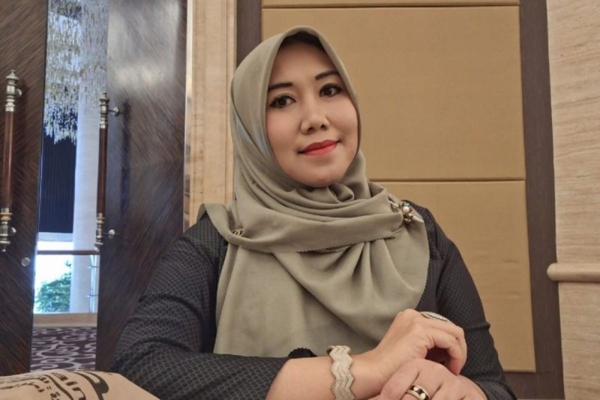 Ning Lia, keponakan Khofifah yang diprediksi lolos senator RI