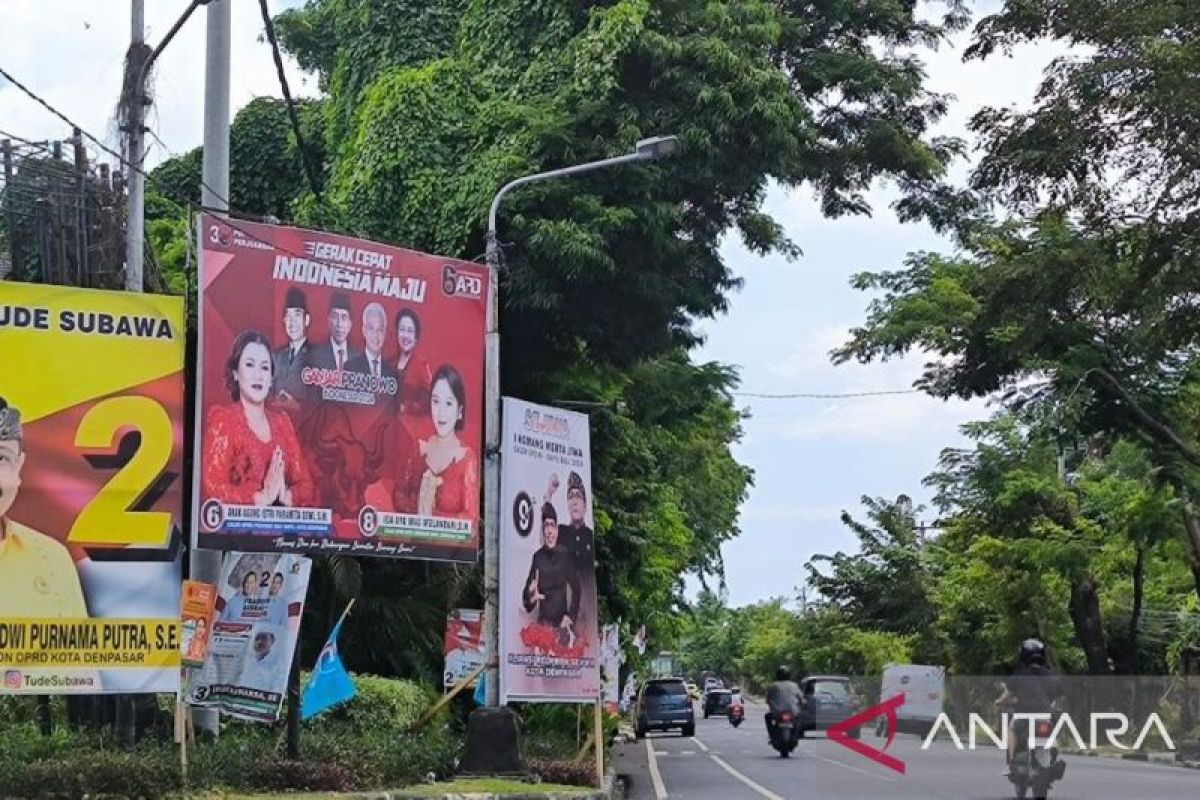 Peserta pemilu diminta turunkan baliho secara mandiri oleh Bawaslu Bali